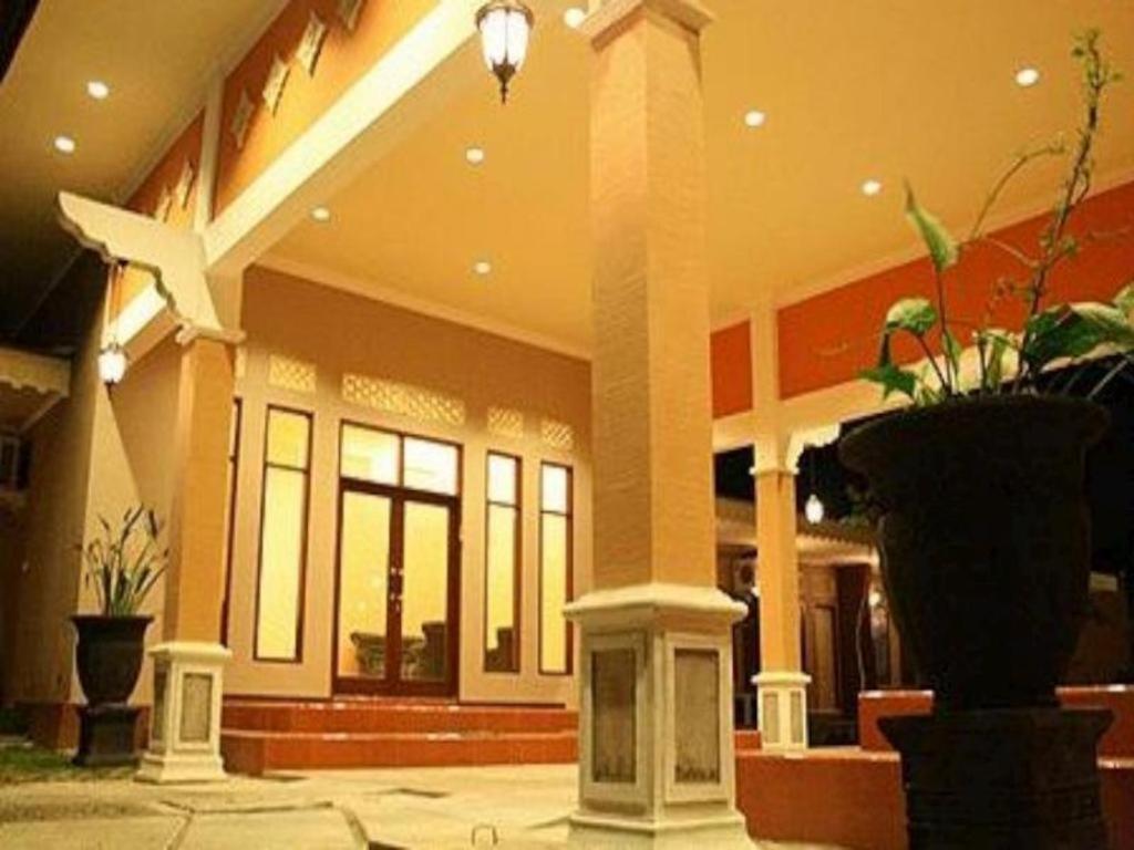 Patria Garden Hotel Blitar Exteriér fotografie